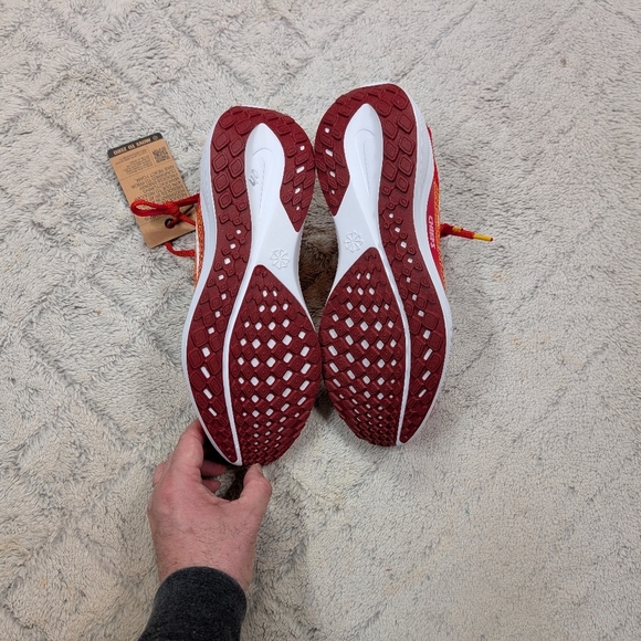 Athletic_Shoes